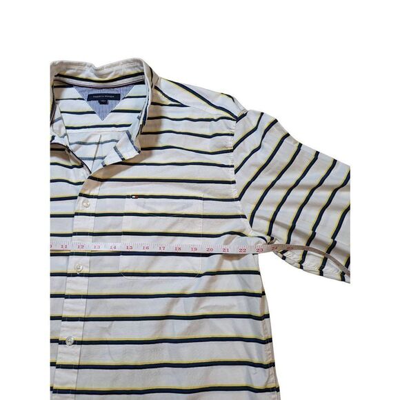 Vintage Tommy Hilfiger stripe button dowin excellent condition. Size extra large - Picture 3 of 6